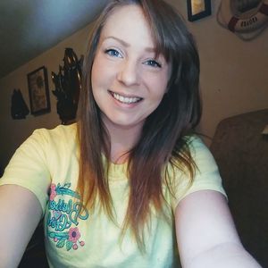 Meet your Posher, Lora